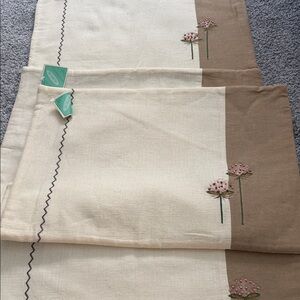 Jabara Cream and Brown Embroidered placemats
NWT